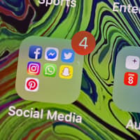 Report recommends legislation to limit predatory design features online