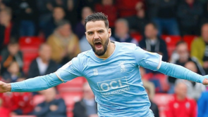 Stephen McLaughlin extends Mansfield Town contract