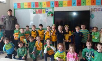 In pictures: Conor O'Donnell launches Moville school&rsquo;s fundraiser for new pitch