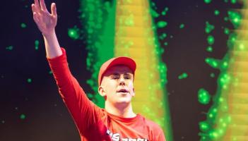 Donegal DJ Ois Bosh to stream a live DJ set for 12 hours straight for charity