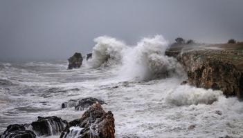 Widespread showers along with occasional sunshine in Donegal today