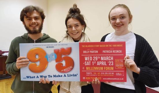 Inishowen actors &lsquo;9 to 5&rsquo; and overtime on fabulous new show