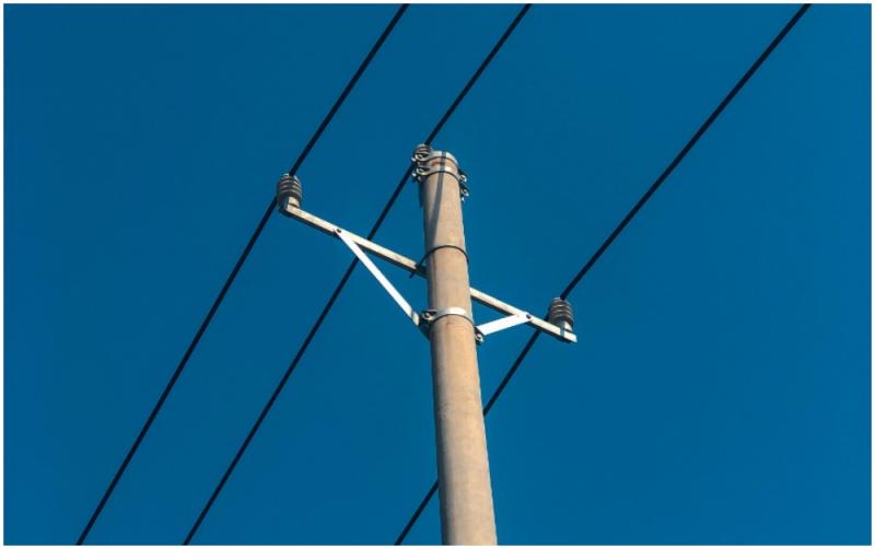 SHOCKING: ESB warns public of dangers of attaching  flags or bunting to electricity poles