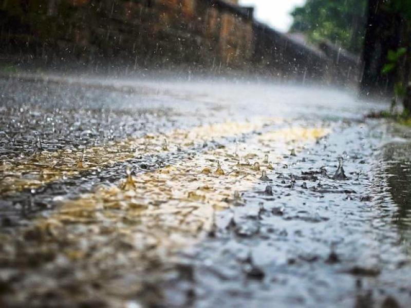 Met Éireann issues status orange and yellow rain warnings for several counties 