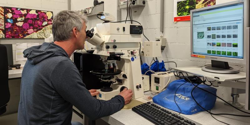 Defective blocks campaigners go to Canada to explore research opportunities