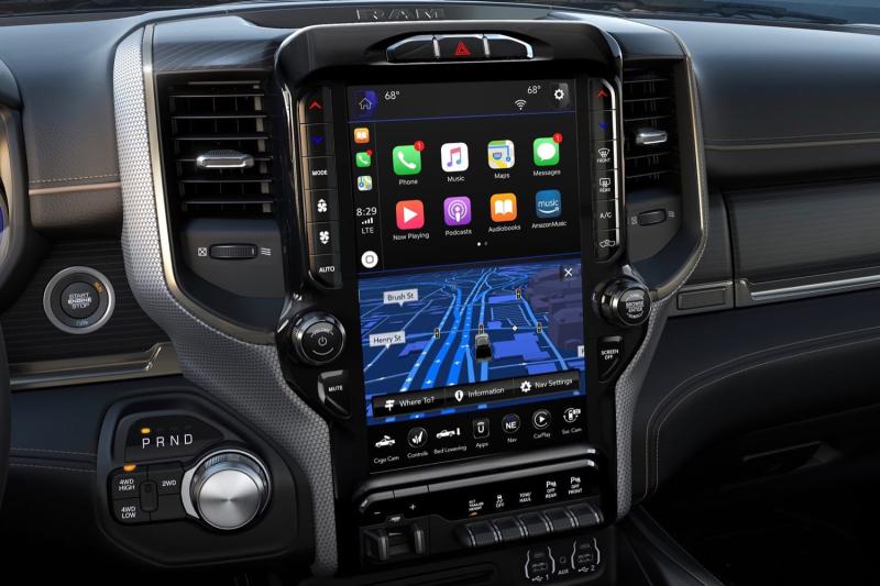 ALERT: Gardaí in stark danger warning over touchscreen interfaces in cars