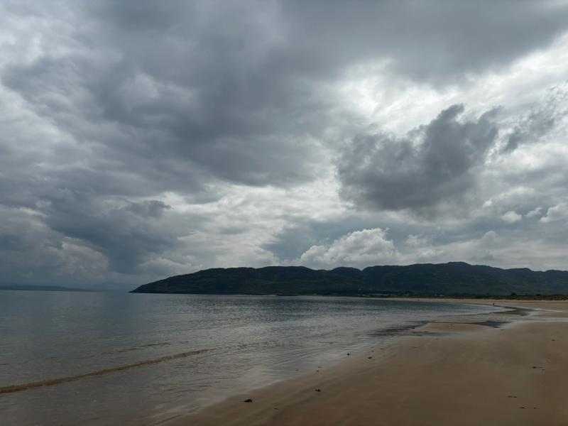 Mostly dry day with sunny spells and isolated showers in Donegal today