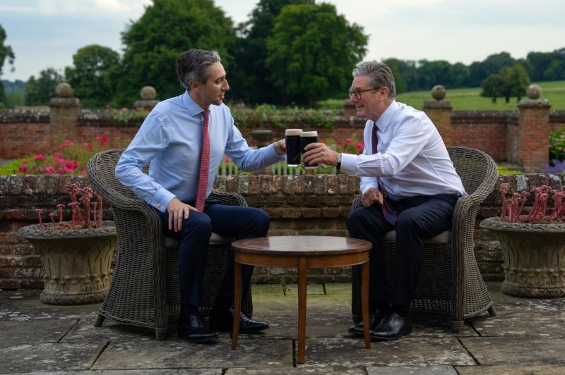 Taoiseach Simon Harris gifts Donegal GAA jersey to Prime Minister Keir Starmer
