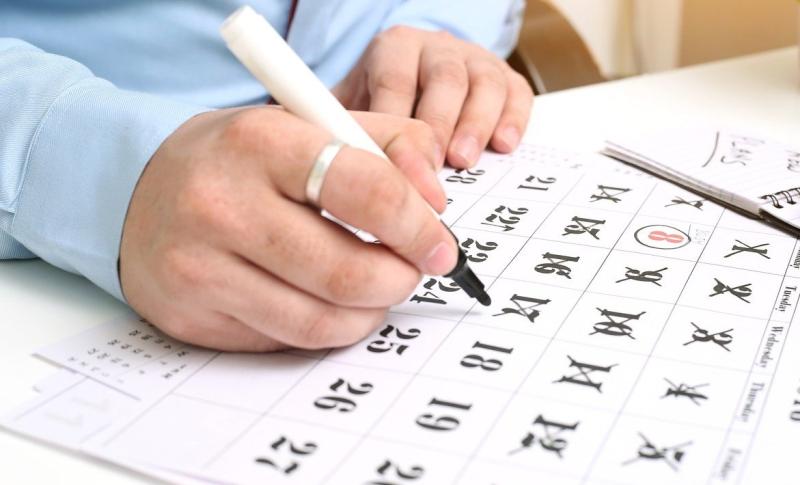 When are the Bank Holidays in Ireland over Christmas and in 2025?