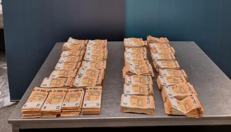 Arrests made at Dublin Airport as gardai seize incredible amount of cash from passengers 