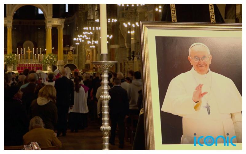 Pope Francis&rsquo;s body goes on public display as mourners gather ahead of funeral on Sunday