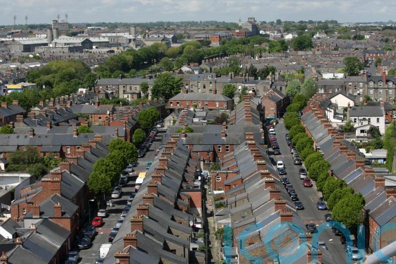 Government considering measures to alleviate housing crisis &ndash; junior minister