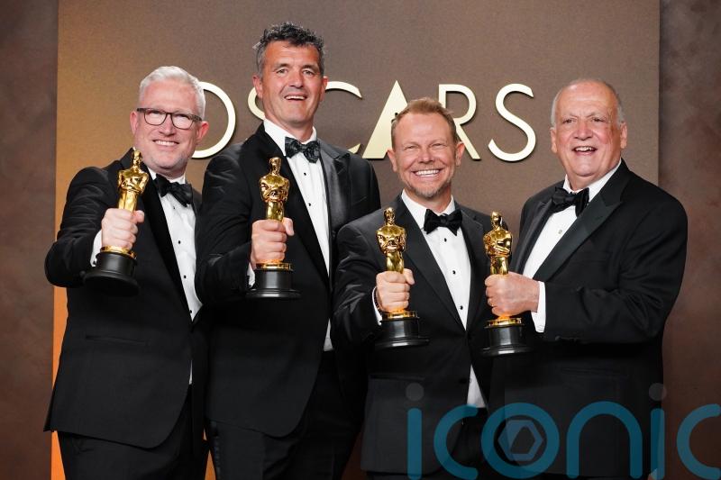 President Connolly leads congratulations to Irish Oscar winners